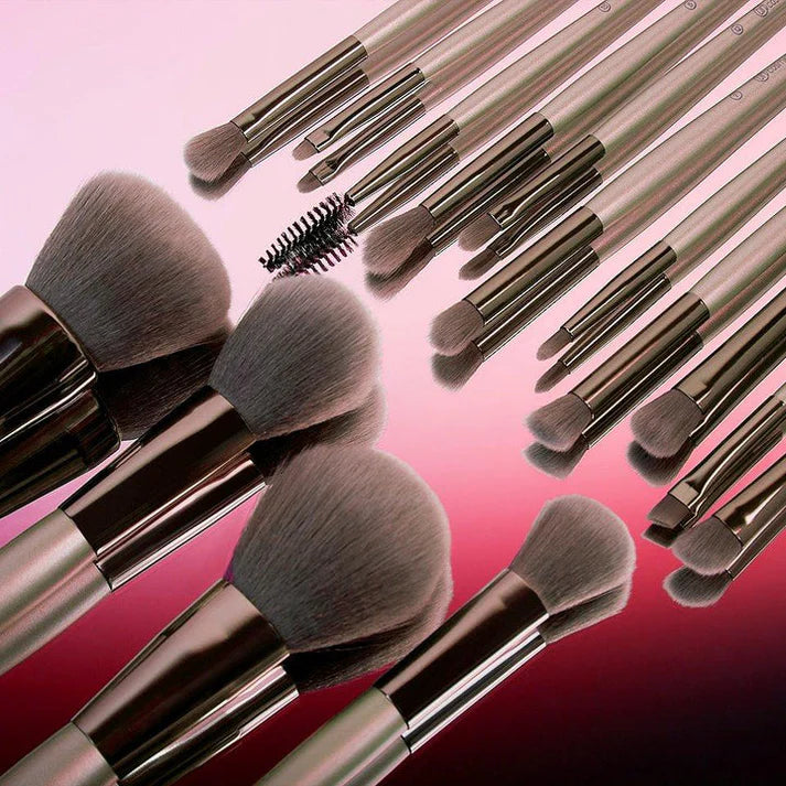Premium 15-Piece Makeup Brush Set with 2 Beauty Blenders | Pro Vegan Brush Kit for Flawless Foundation, Contour & Eyeshadow